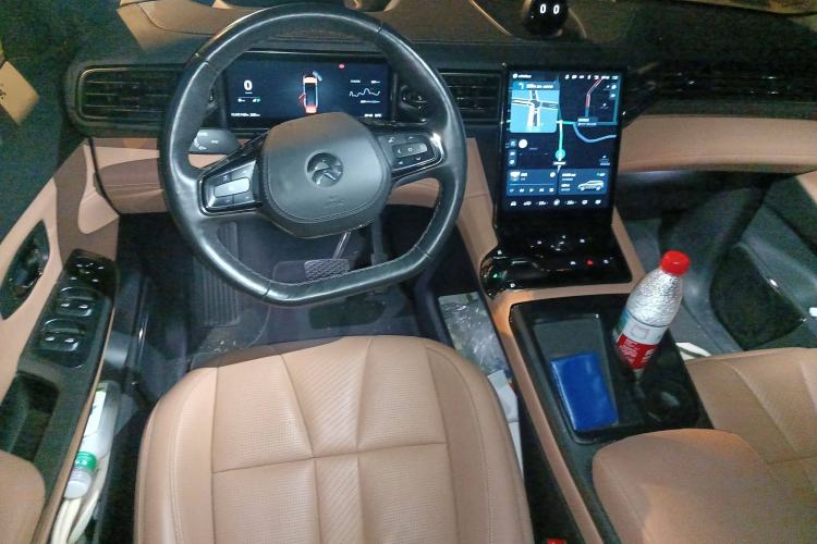 Used Nio ES8 2022 75 kWh 7-Seater Version Center Console