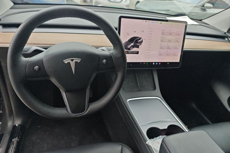 Used Tesla Model Y 2022 Revised Version Long-Range All-Wheel Drive Center Console