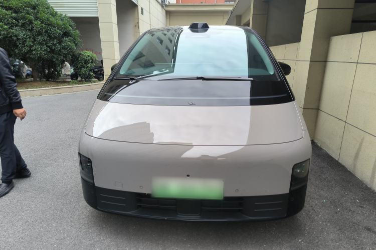 Used Li Auto MEGA 2024 Ultra Model Exterior 1