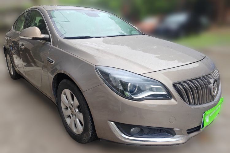 Used Buick Regal 2015 2.0L Elite Fashion Edition Front Right 45 Deg