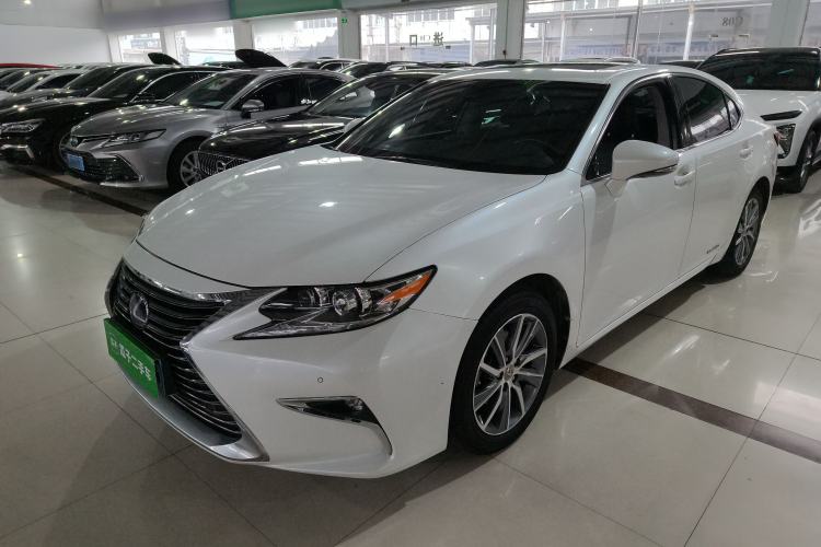 Used Lexus ES 2015 300h Luxury Edition