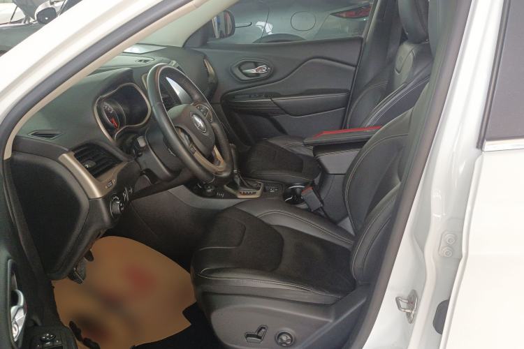 Used Jeep Cherokee 2016 2.4L Superior Edition
