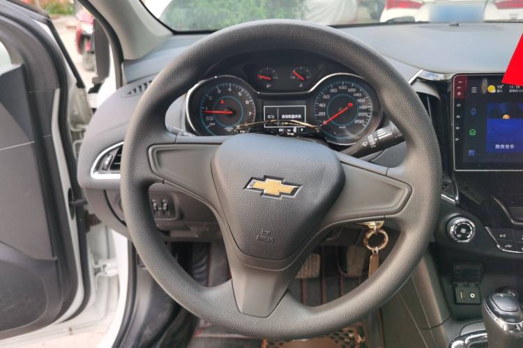 Used Chevrolet Cruze 2017 1.5L Automatic Pioneer Sunroof Edition