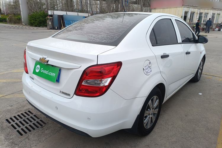 Used Chevrolet Aveo Sonic 2014 Sedan 1.4SL AT Stylish Sunroof Edition
