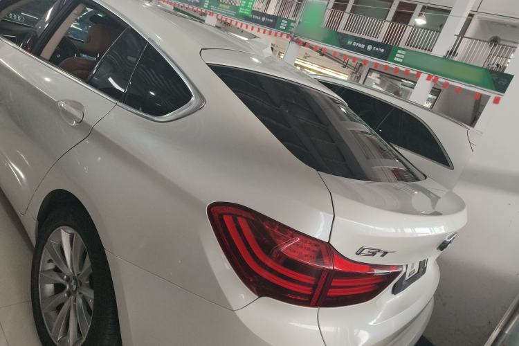 Used BMW 5 Series GT 2015 528i Leading Model