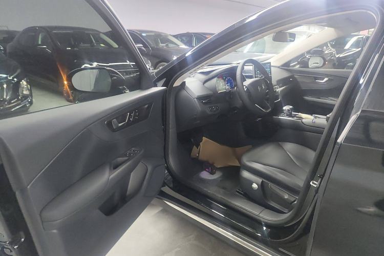 Used Hongqi E-QM5 2022 431 km Charge & Enjoy Edition