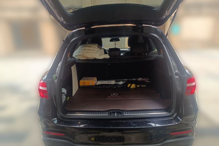 Used Mercedes-Benz GLC 2017 GLC 260 4MATIC Luxury Model Trunk