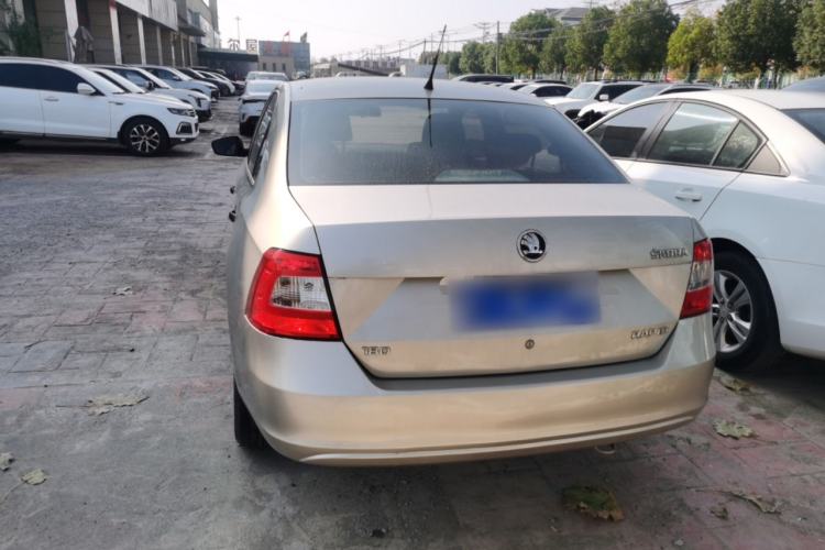 Used Skoda Rapid 2016 1.6L Automatic Front-Wheel Drive Model
