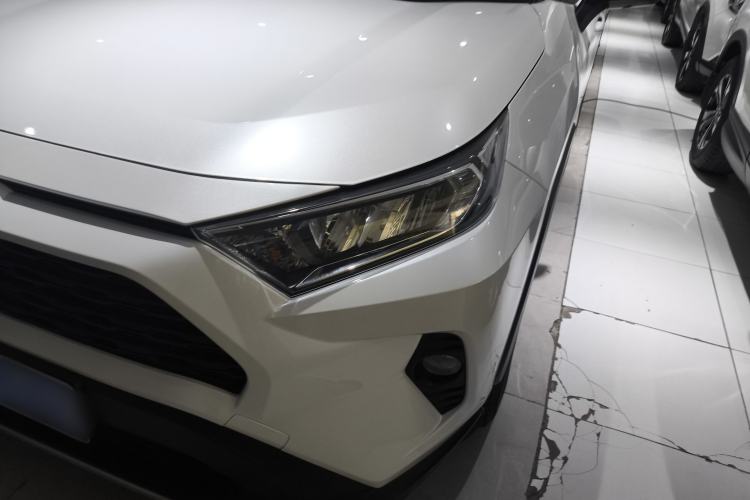 Used Toyota RAV4 2021 2.0L CVT Two-Wheel Drive Fashion Edition Exterior 4