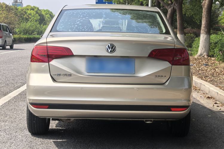 Used Volkswagen Bora 2018 1.5L Automatic Fashion Model Exterior 4