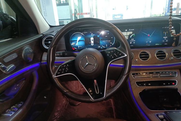Used Mercedes-Benz E-Class 2022 Updated E 260 L Steering Wheel