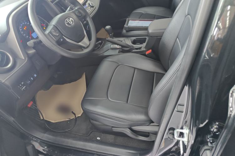 Used Toyota RAV4 2016 2.0L CVT Two-Wheel Drive Fashion Edition China V Standard