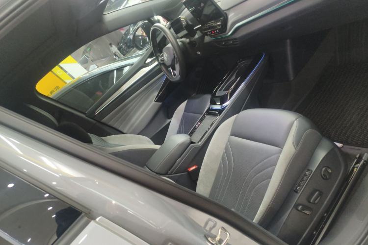 Used Volkswagen ID.4 CROZZ 2022 Long-Range PRO Edition Right Front Seat