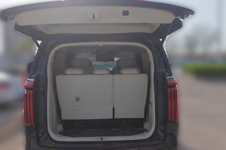 Used Wey Gaoshan 2025 Four-Wheel Drive Alpine 8 Trunk