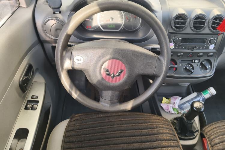 Used Wuling Hongguang 2014 1.2L Base Model China IV Steering Wheel