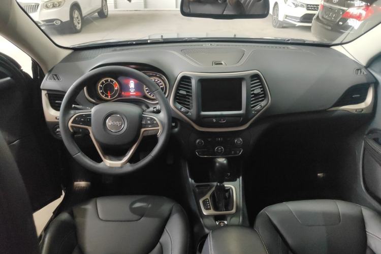 Used Jeep Cherokee 2017 2.4L Leading Smart Edition