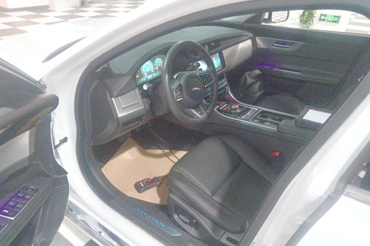 Used Jaguar XFL 2020 XFL 2.0T P200 Two-Wheel-Drive Elite Edition Left Front Seat