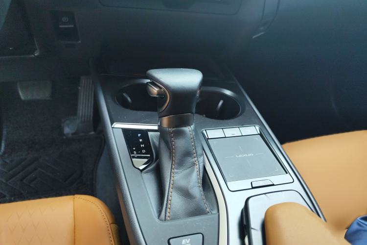 Used Lexus UX 2020 260h Explore-Cool Edition