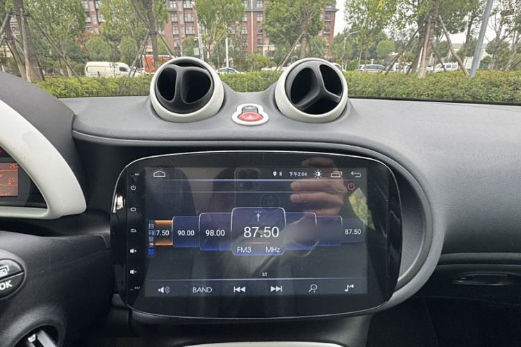 Used smart forfour 2018 1.0L 52 kW Dynamic Edition
