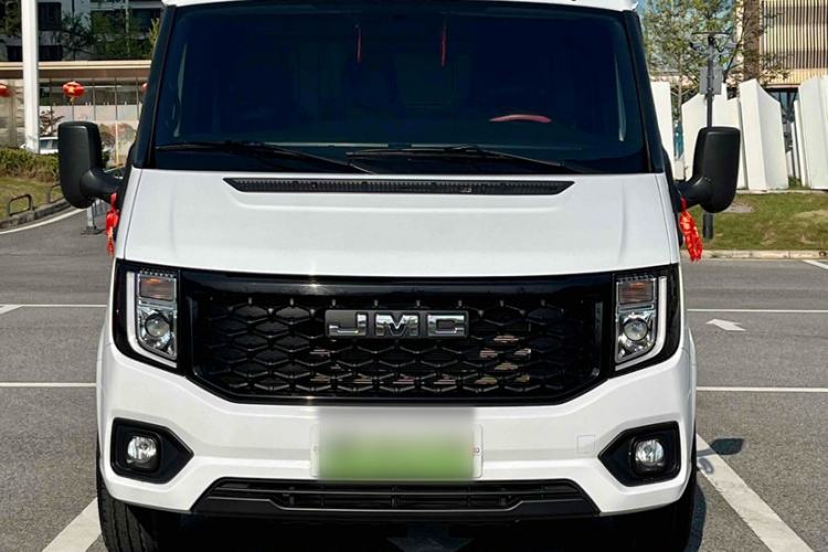 Used JMC Fushun 2023 2.0T Manual Short-Wheelbase Low-Roof Commercial Van 2/3 Seats with Dual-Swing Tailgate
