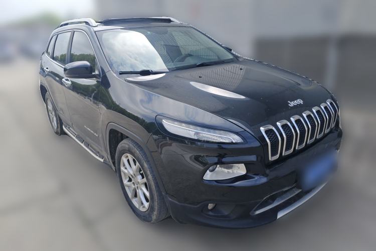 Used Jeep Cherokee 2017 2.0L Superior Edition
