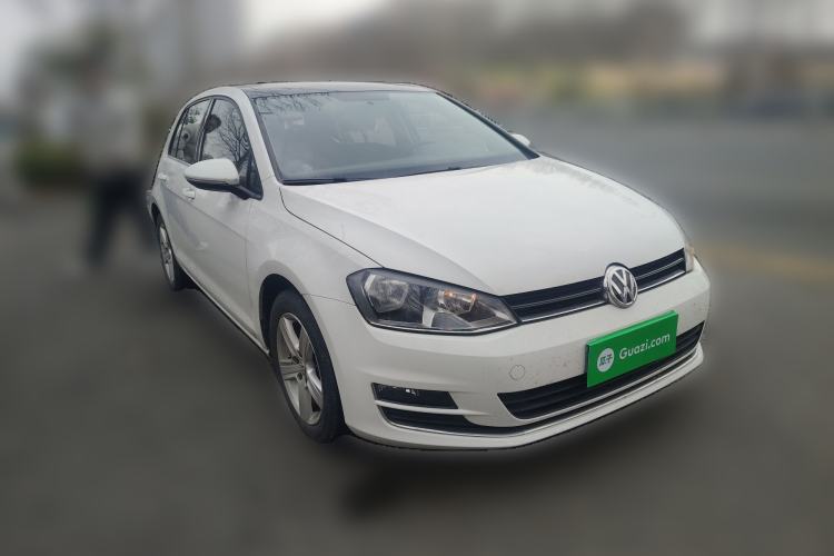 Used Volkswagen Golf 2016 230TSI Automatic Comfort Version Front Right 45 Deg