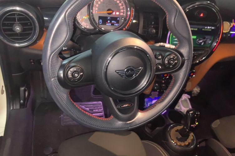 Used MINI 2019 1.5T COOPER Racing Driver