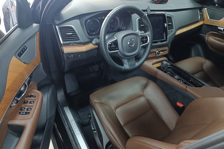 Used Volvo XC90 2021 B5 SmartDrive Luxury Edition 7 Seats Driver Seat