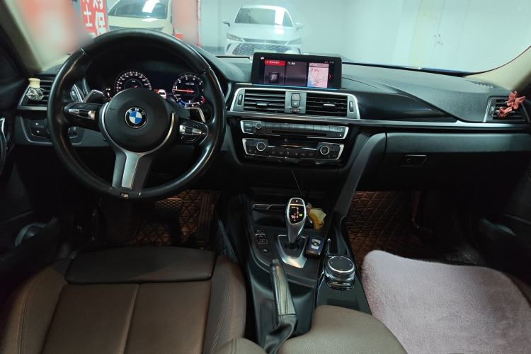 Used BMW 3 Series 2019 320Li M Sport Package Center Console