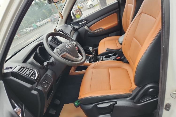 Used Oshan CX70 2017 Facelifted CX70T 1.5T Manual High-Performance Edition
