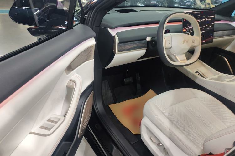 Used ONVO L60 2024 60 kWh Rear-Drive Version Interior 3