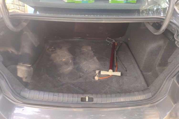 Used Volkswagen Bora 2013 1.6L Automatic Fashion Model Trunk