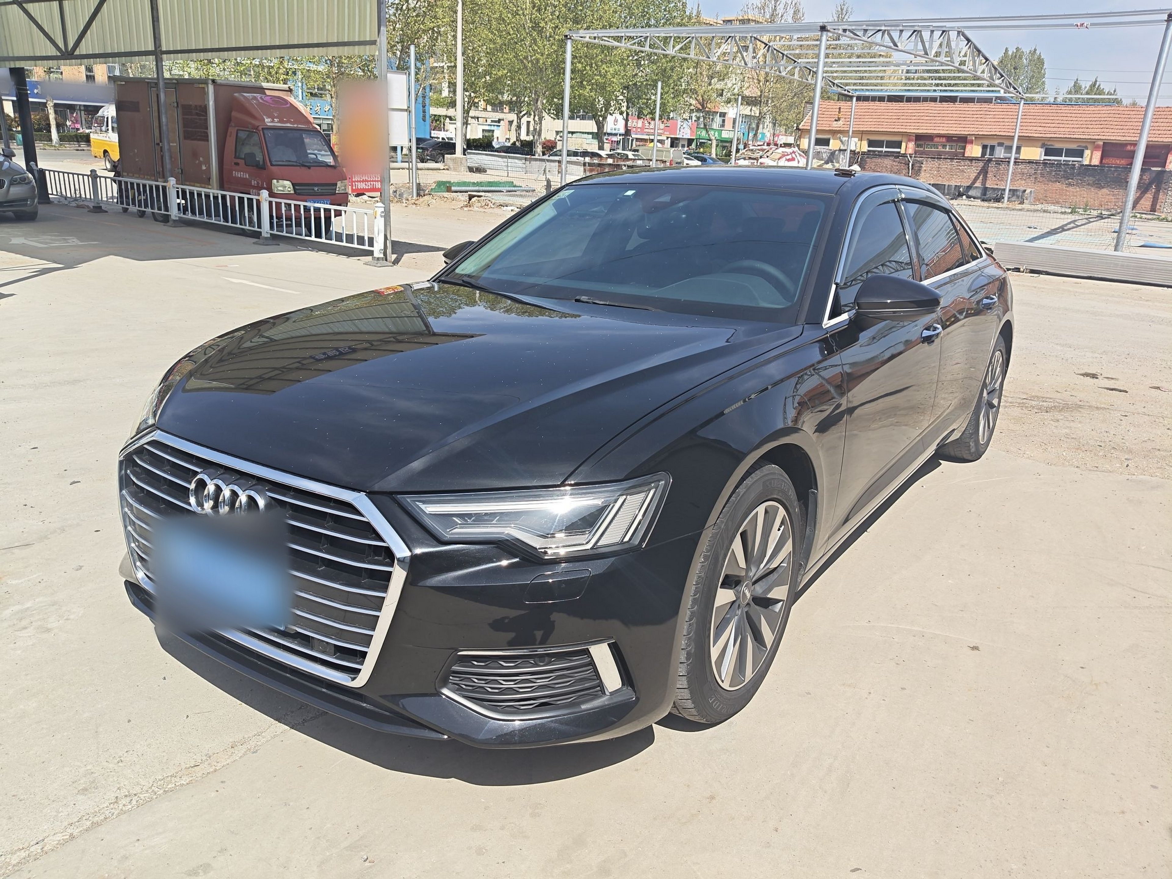 Под передней частью автомобиля