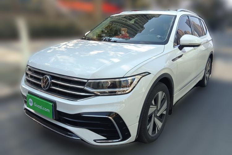 Used Volkswagen Tiguan L 2023 Facelifted 380TSI Automatic All-Wheel Drive R-Line Plus Version 7-Seater