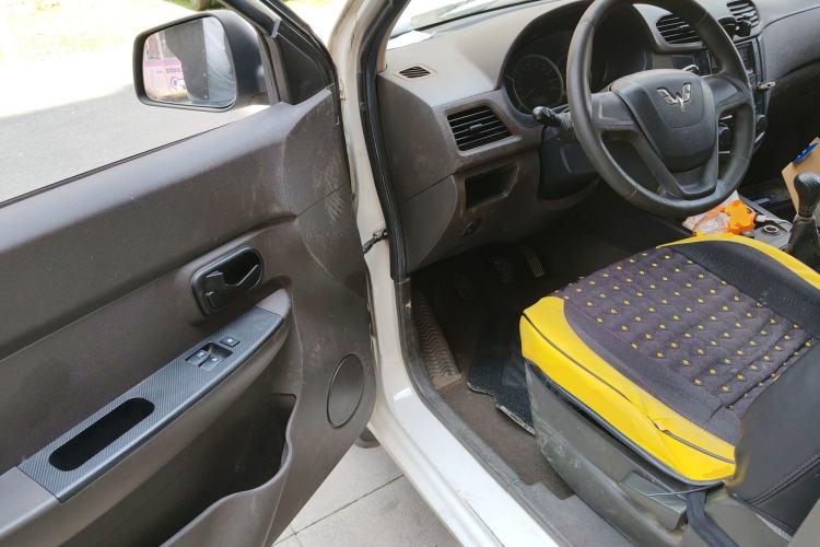 Used Wuling Hongguang 2015 1.5L S Basic Version China V Standard