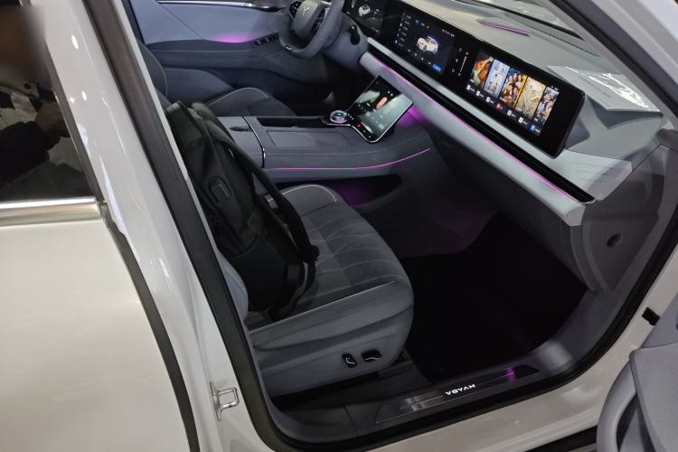 Used VOYAH PASSION 2023 Four-Wheel Drive Standard Edition