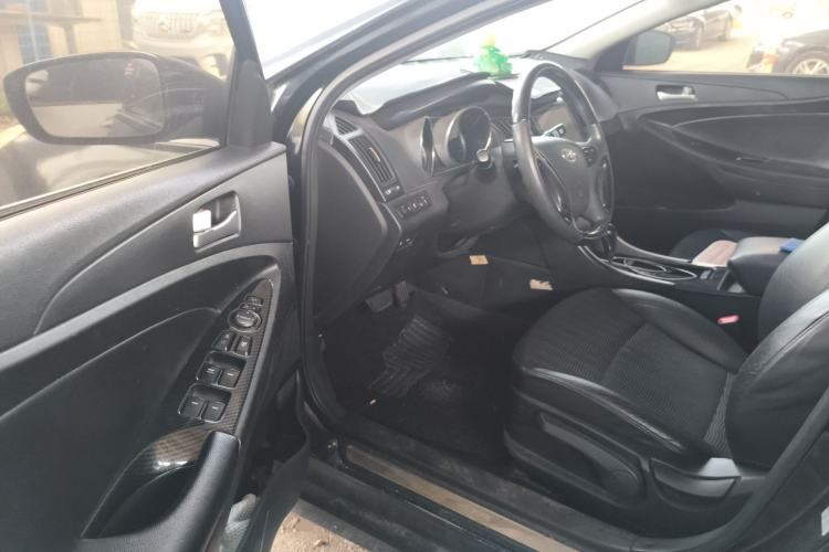 Used Hyundai Sonata 2011 2.0L Automatic Leading Edition Driver Seat