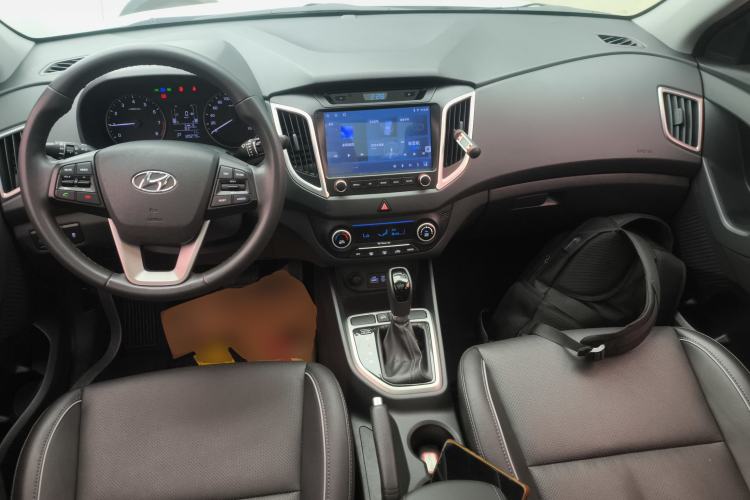 Used Hyundai ix25 2015 1.6L Automatic Two-Wheel-Drive Deluxe DLX Model