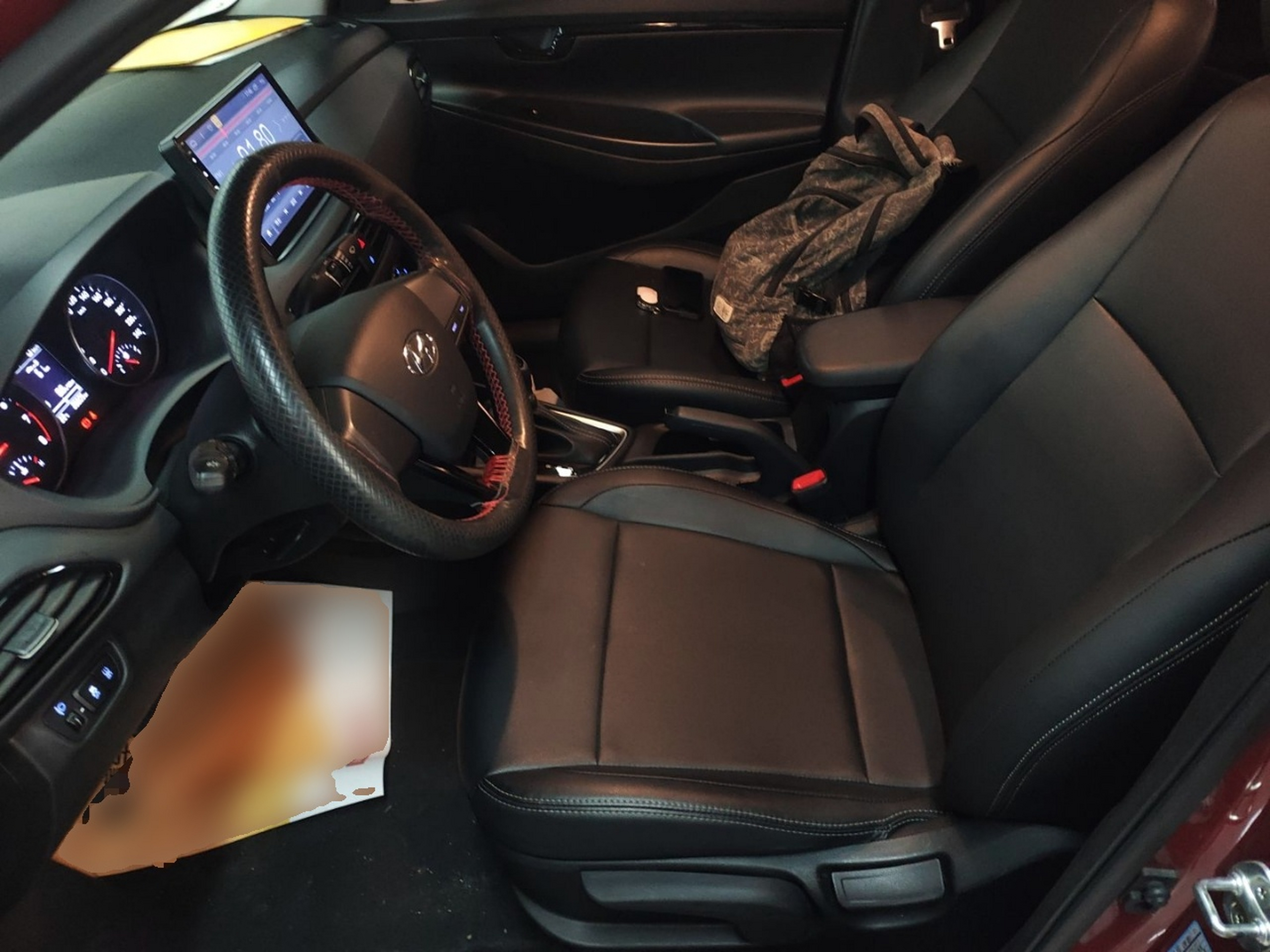 Переднее сиденье в автомобиле