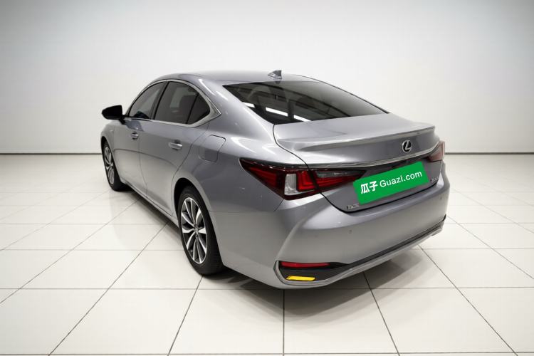 Used Lexus ES 2018 300h Premier Edition China VI Standard
