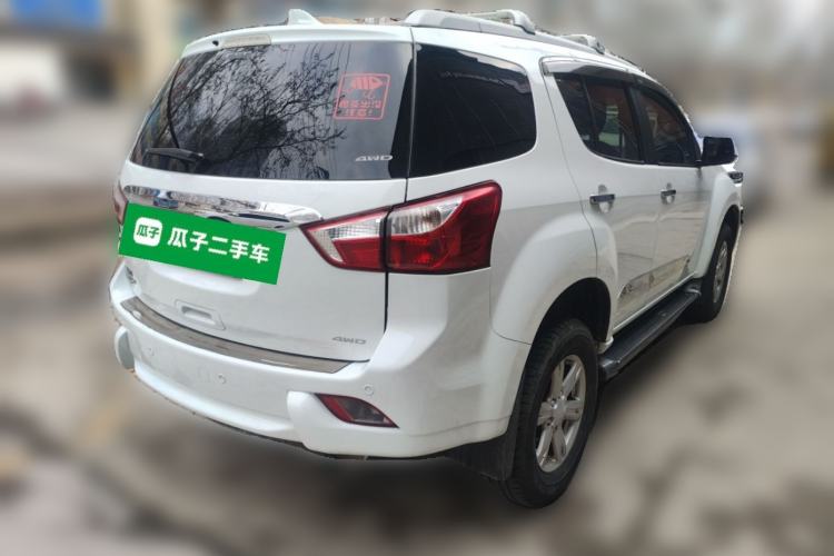 Used Isuzu mu-X 2015 2.5T Two-Wheel Drive Automatic Luxury Edition 7 Seats
