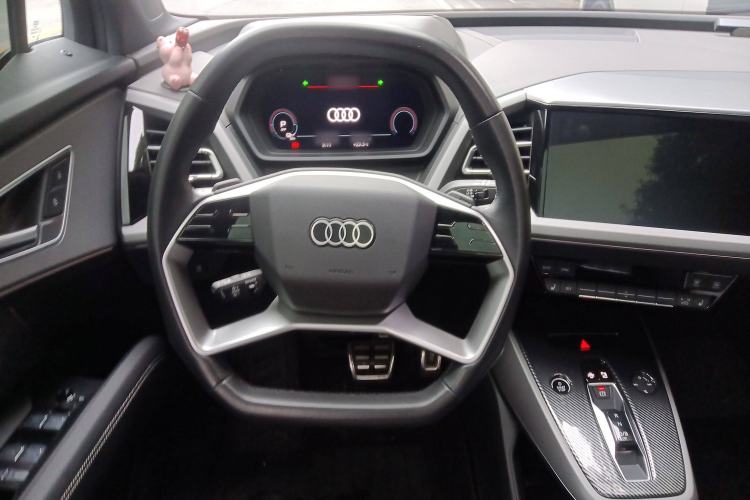 Used Audi Q5 e-tron 2023 40 e-tron Starry Edition Mecha Kit Steering Wheel