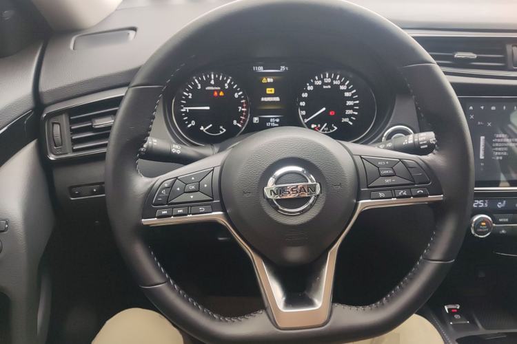 Used Nissan X-Trail 2023 Classic 2.0L Two-Wheel Drive Smart Connect & Comfort Edition
