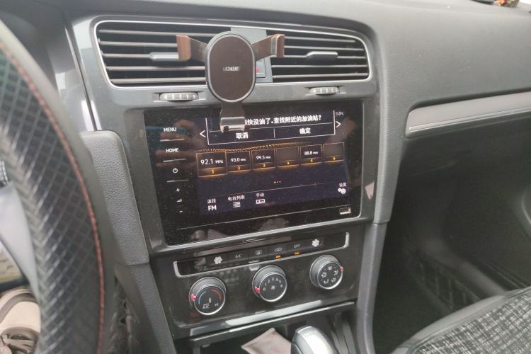 Used Volkswagen Golf 2020 Zhiai Edition 200TSI DSG Comfort Model Audio And AC Panel