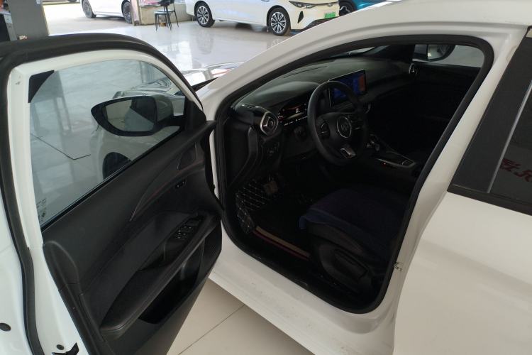 Used MG 5 2025 180 DVVT Global Luxury Edition