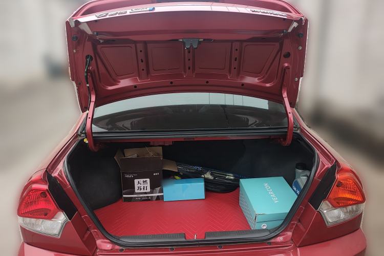 Used Soueast V3 Lingyue 2015 1.5L Manual Style Edition Trunk