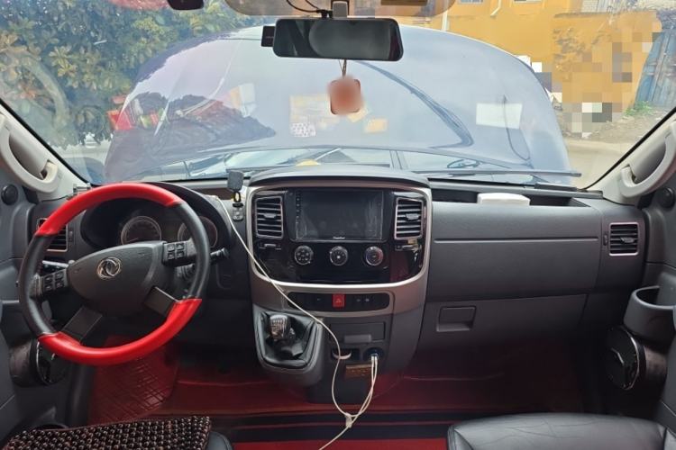 Used Dongfeng Yufeng 2021 2.0T Power King Front-Drive Logistics Vehicle Long Wheelbase Mid-Roof Design 6–9 Seats China VI Emission Standard ZD20