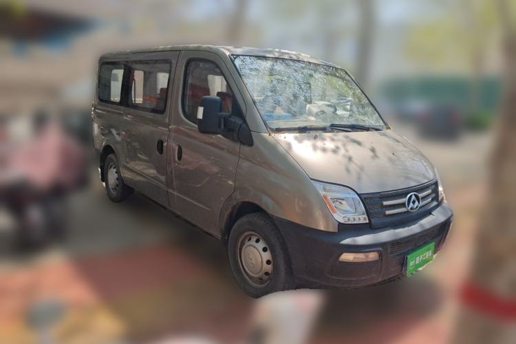 Used SAIC MAXUS Xintu V80 2016 2.5T Manual Aoyuntong National V Short Wheelbase Low-Roof 6-Seater Front Right 45 Deg