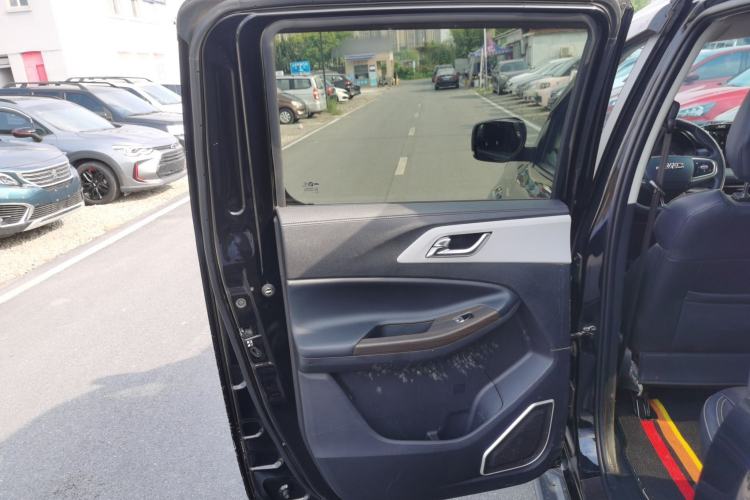 Used JMC Yuhu 7 2022 2.0T Manual Diesel Two-Wheel Drive Comfort Plus Long Wheelbase