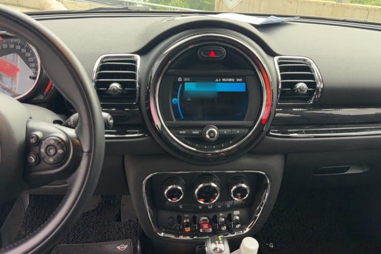 Used MINI Clubman 2016 Revised Version 1.5T COOPER Connoisseur Edition Interior 2